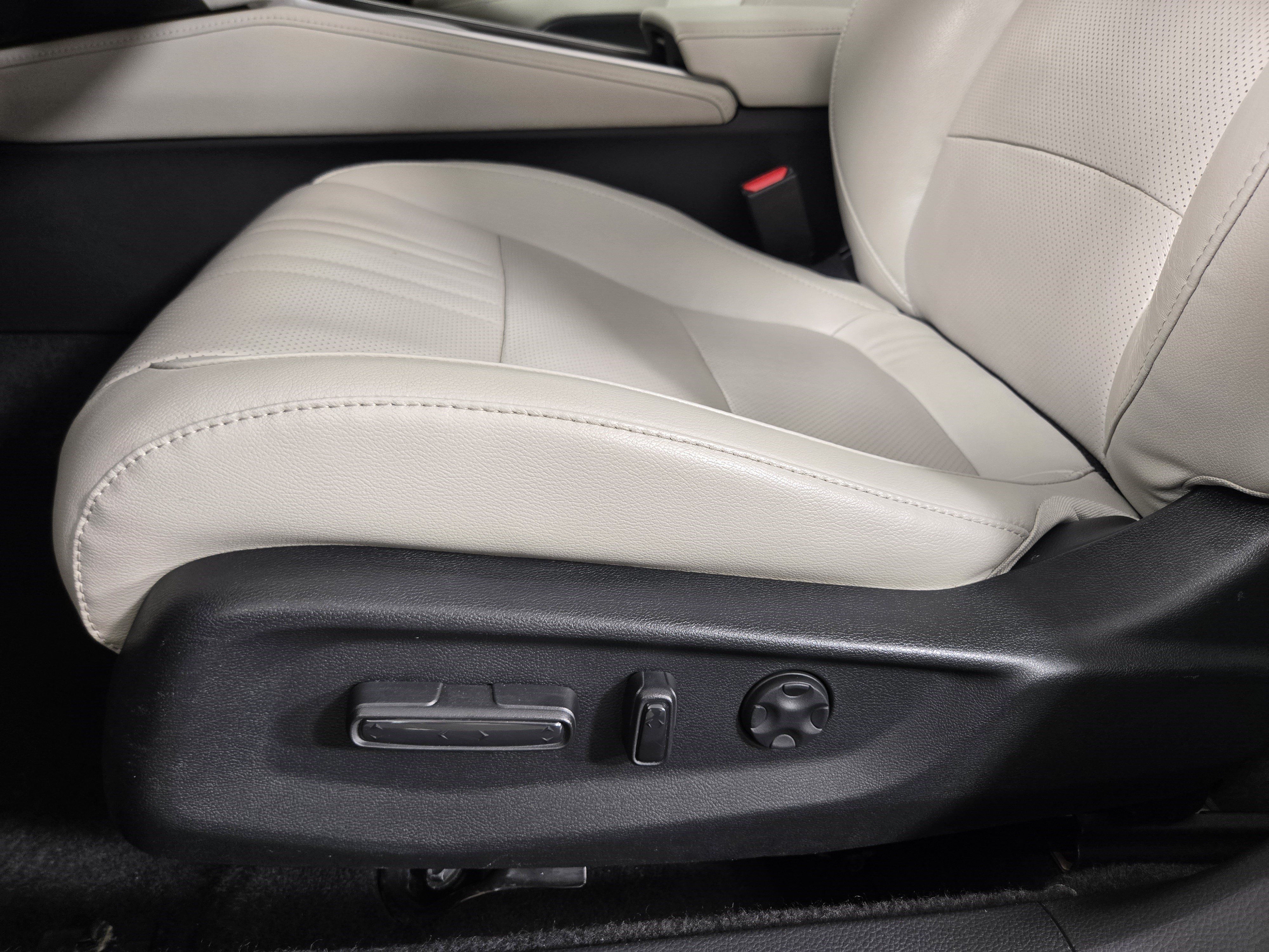 Used 2018 Honda Accord Touring image 32