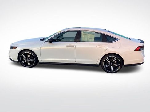 Used 2024 Honda Accord Sport image 9