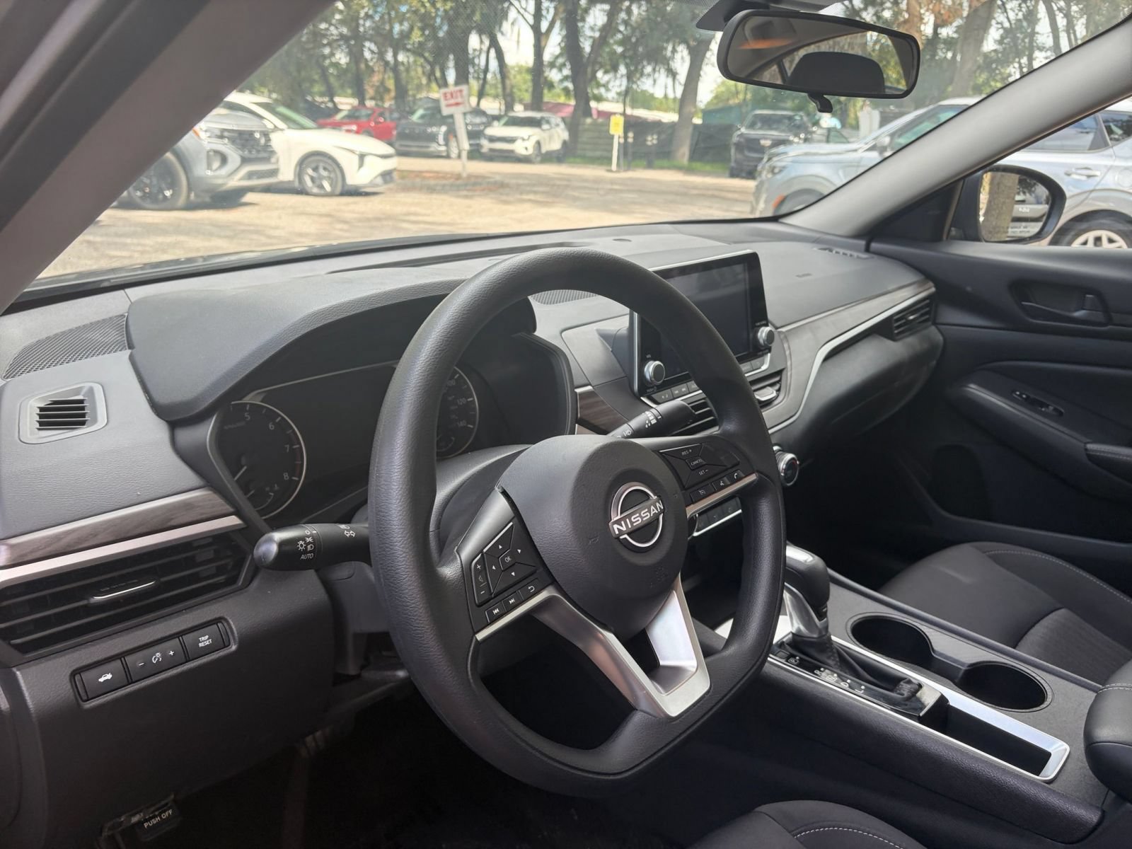 Used 2026 Nissan Altima 2.5 SV FWD image 32