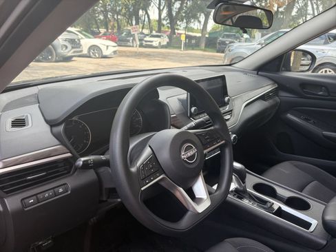 Used 2026 Nissan Altima 2.5 SV FWD image 32