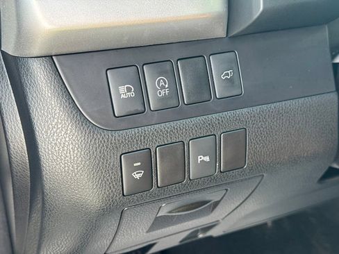 Used 2018 Toyota Highlander Limited AWD/4WD image 40