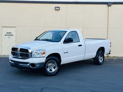 Used 2008 Dodge Ram 1500 Truck SLT image 4