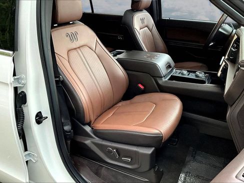 Used 2023 Ford Expedition King Ranch AWD/4WD image 32