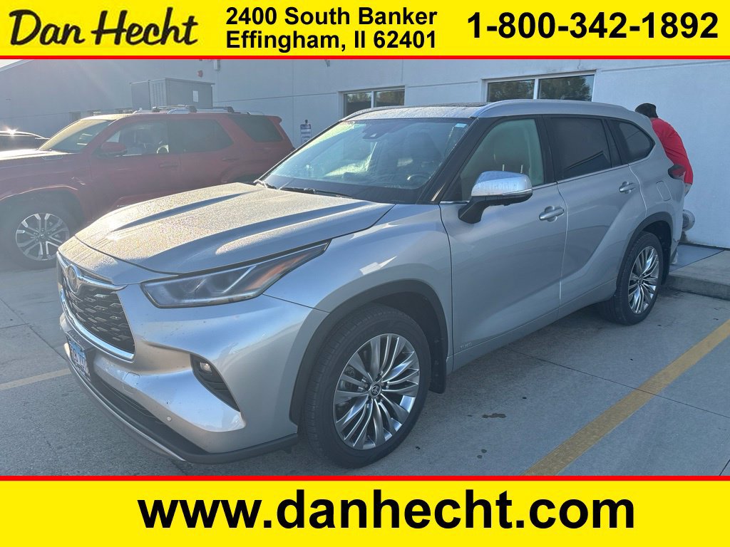 Used 2024 Toyota Highlander Platinum AWD/4WD image 1