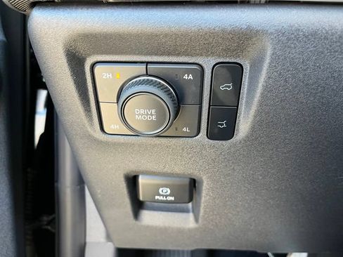 Used 2025 Ford Expedition Max Platinum AWD/4WD image 23