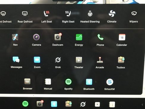 Used 2023 Tesla Model 3 Standard Range image 10