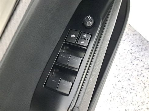 Used 2025 Toyota Camry SE image 22