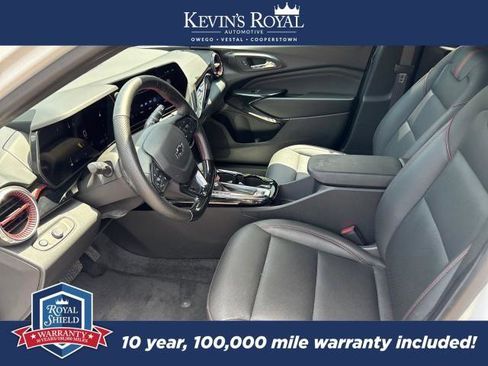 Used 2024 Chevrolet Trax RS FWD image 9