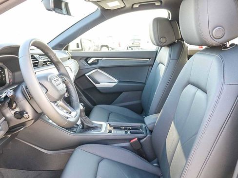 Used 2025 Audi Q3 2.0T Premium image 25