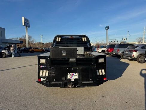 Used 2022 Ford F250 XL w/ Power Equipment Group image 4