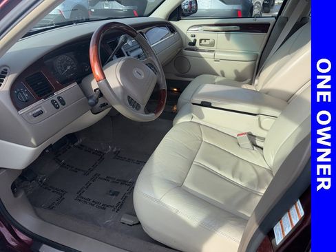 Used 2004 Lincoln Town Car Ultimate image 14