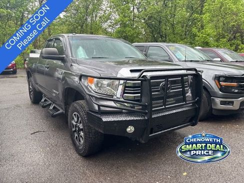 Used 2016 Toyota Tundra SR5 w/ TRD Off Road Package AWD/4WD image 4