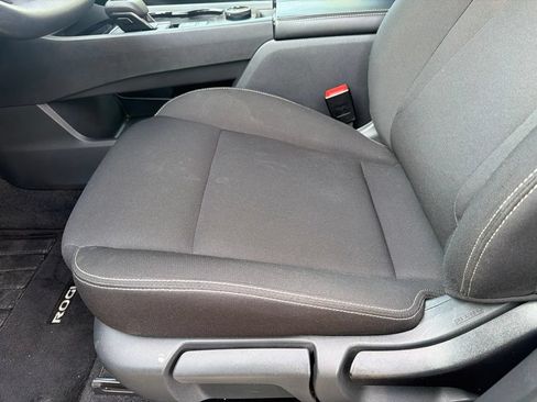 Used 2025 Nissan Rogue S AWD/4WD image 16