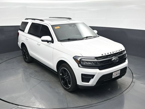 Used 2023 Ford Expedition Limited AWD/4WD image 36