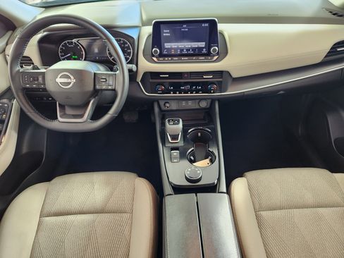 Used 2025 Nissan Rogue SV image 15