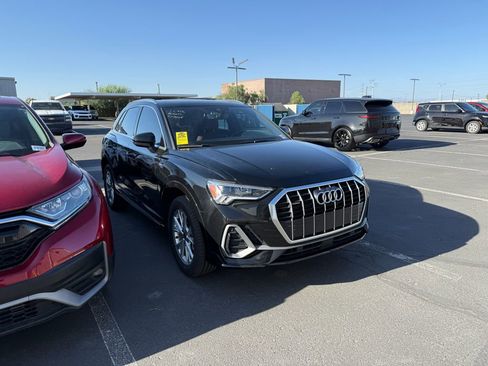 Used 2024 Audi Q3 2.0T Premium AWD/4WD image 3