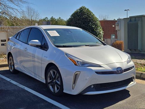 Used 2022 Toyota Prius XLE image 1