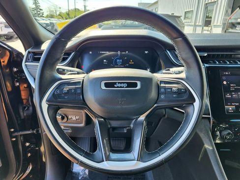 Used 2022 Jeep Grand Cherokee Altitude AWD/4WD image 26