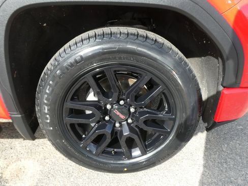 Used 2020 GMC Sierra 1500 Elevation w/ Elevation Value Package image 29