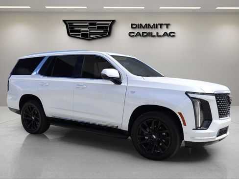 Used 2025 Cadillac Escalade Premium Luxury AWD/4WD image 7