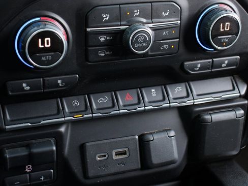 Used 2019 Chevrolet Silverado 1500 RST w/ All-Star Edition image 31