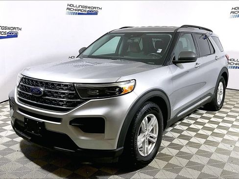Used 2021 Ford Explorer XLT RWD image 1
