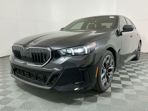 New 2026 BMW 530i w/ M Sport Package RWD image 2