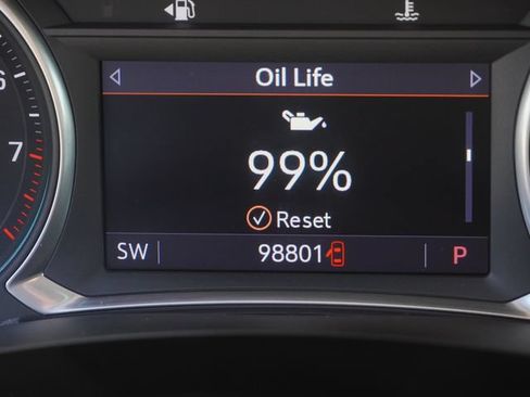 Used 2021 Chevrolet Traverse Premier w/ Redline Edition AWD/4WD image 36