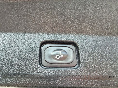 Used 2018 Ford Explorer Limited w/ Equipment Group 301A AWD/4WD image 20