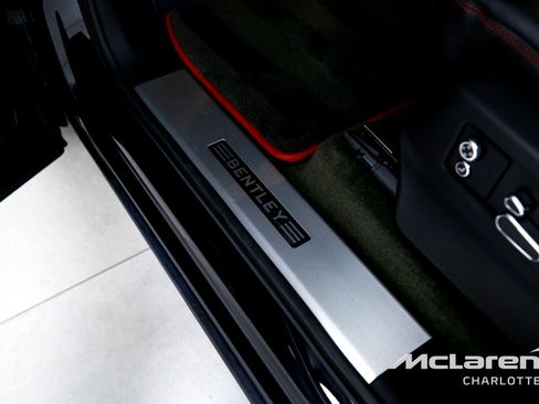 Used 2022 Bentley Bentayga image 15