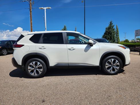 Used 2023 Nissan Rogue SV AWD/4WD image 2