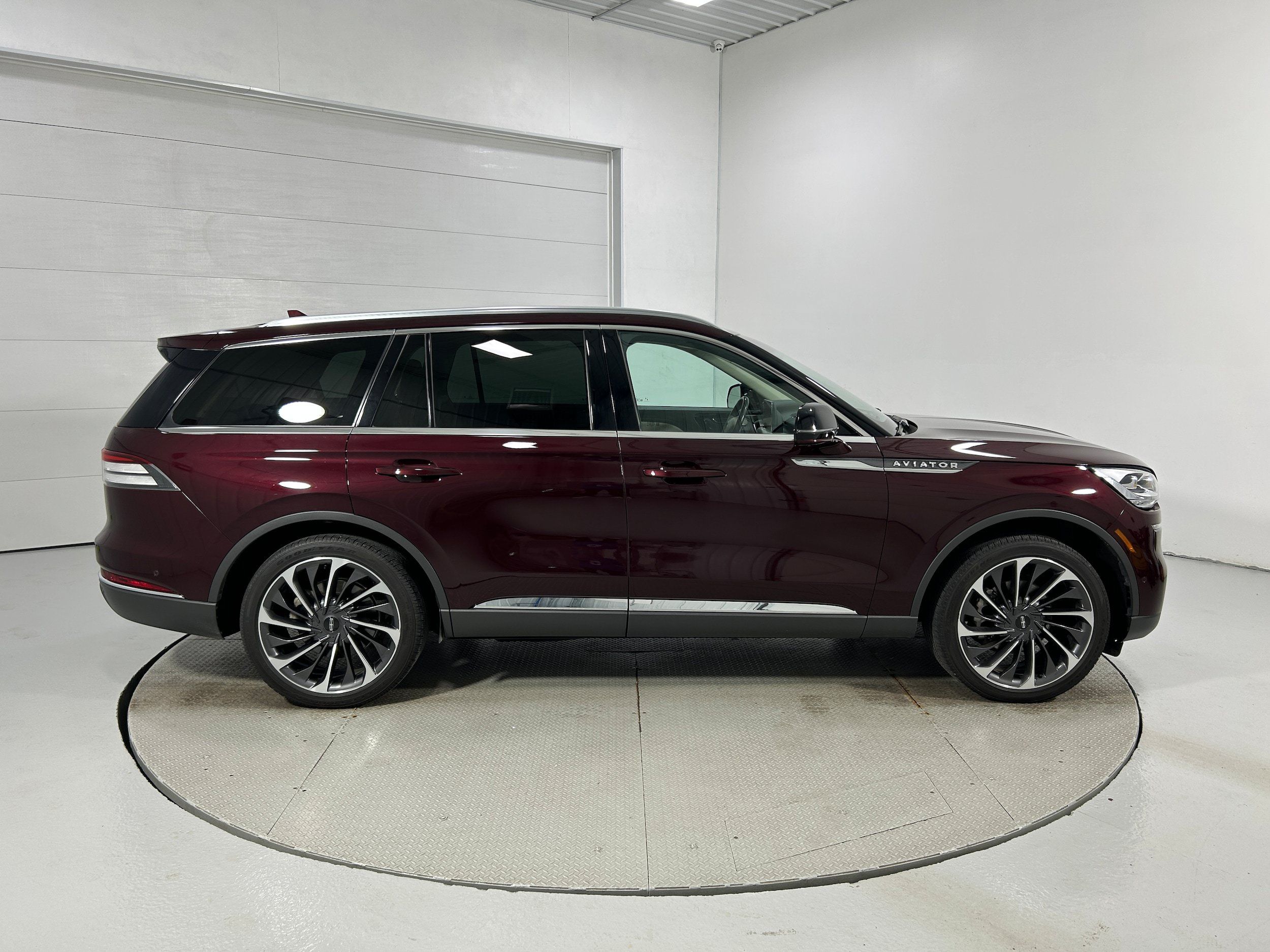 Used 2020 Lincoln Aviator Reserve w/ Equipment Group 202A AWD/4WD image 40