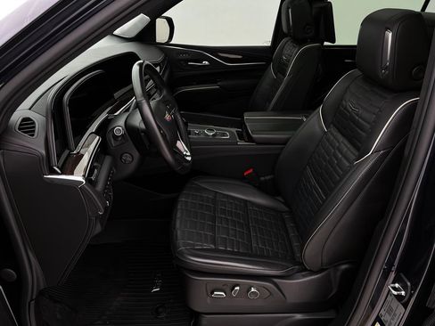 Used 2023 Cadillac Escalade ESV Sport Platinum image 12