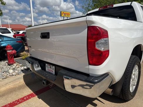 Used 2018 Toyota Tundra SR5 w/ SR5 Upgrade Package AWD/4WD image 48