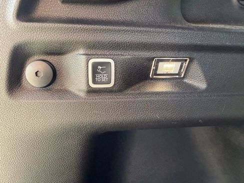 Used 2023 Jeep Grand Cherokee L Limited image 28