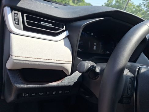 Used 2025 Toyota RAV4 Limited w/ Advanced Technology Package AWD/4WD image 18