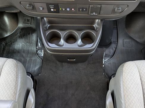 Used 2020 Chevrolet Express 2500 LT w/ LT Preferred Equipment Group image 18