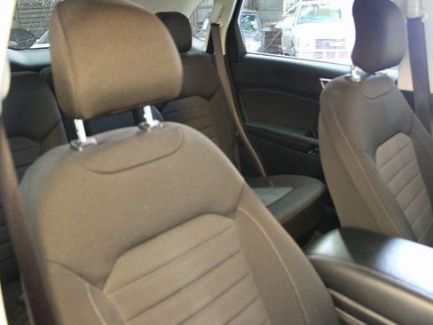 Used 2019 Ford Edge SEL image 11