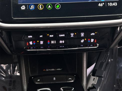 Used 2022 Chevrolet Bolt EUV Premier w/ Sun & Sound Package image 27