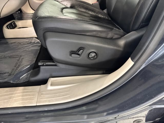 Used 2020 Chrysler Pacifica Touring-L FWD image 40