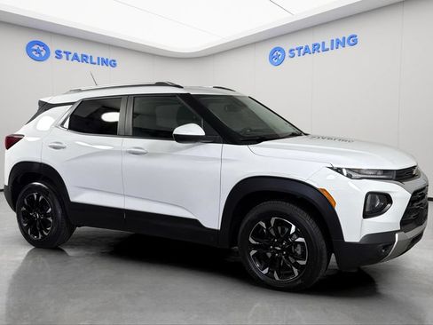 Used 2021 Chevrolet TrailBlazer LT w/ Convenience Package AWD/4WD image 12