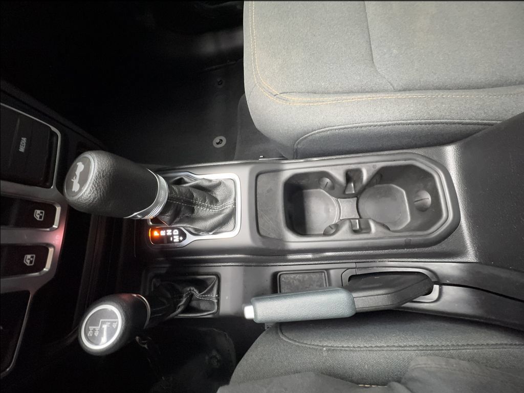 Used 2024 Jeep Wrangler Sport AWD/4WD image 28