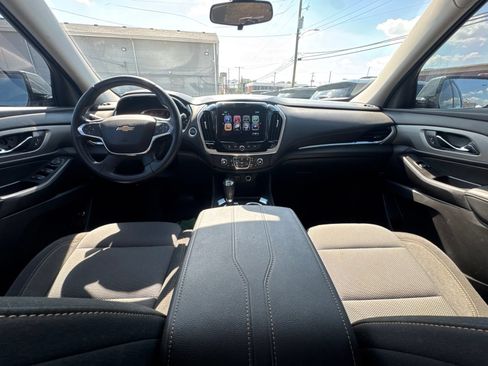 Used 2019 Chevrolet Traverse LT FWD image 25