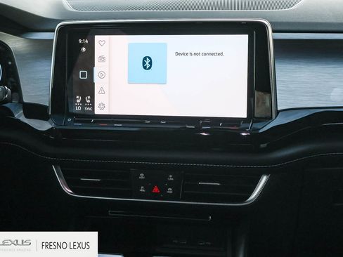 Used 2024 Volkswagen Atlas Cross Sport SE image 17