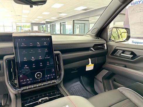 New 2026 GMC Yukon XL AT4 Ultimate w/ LPO, Floor Liner Package AWD/4WD image 19