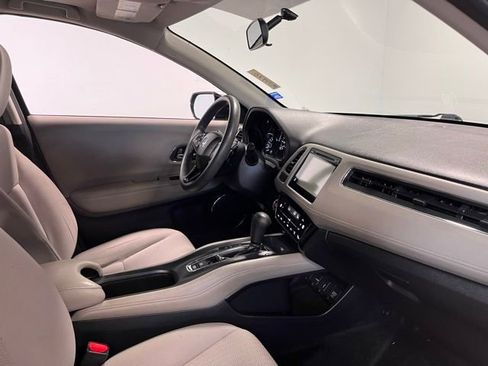 Used 2016 Honda HR-V EX image 11