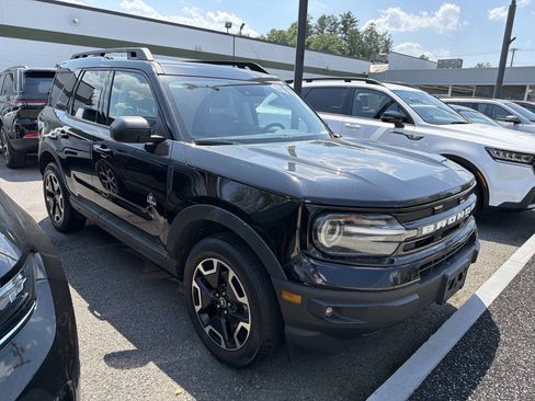 Used 2023 Ford Bronco Sport Outer Banks w/ Tech Package AWD/4WD image 2