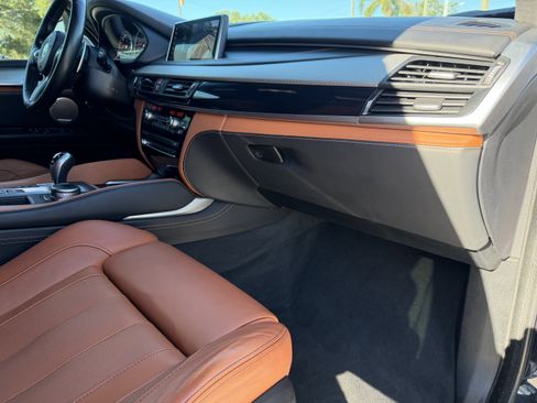 Used 2018 BMW X5 M image 13