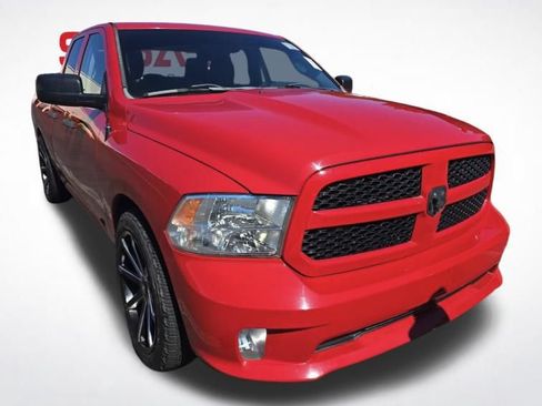 Used 2014 RAM 1500 Express RWD image 3