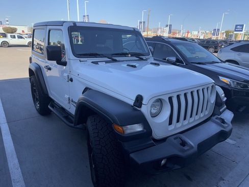 Used 2018 Jeep Wrangler Sport S image 2